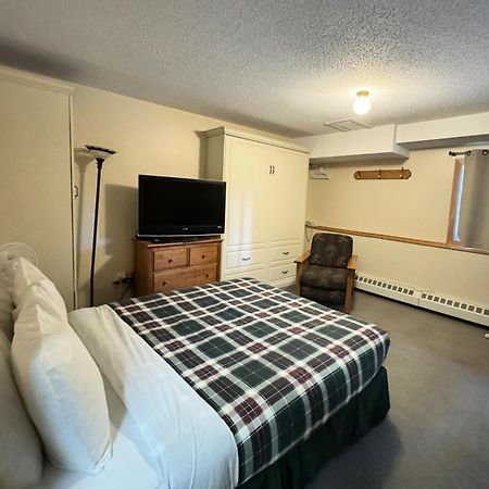 The Griz Inn By Park Vacation Management Fernie Zewnętrze zdjęcie