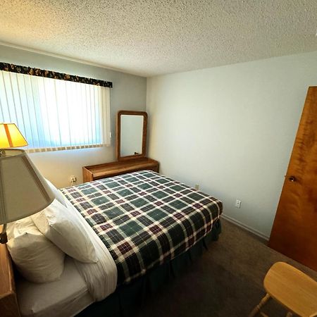 The Griz Inn By Park Vacation Management Fernie Zewnętrze zdjęcie