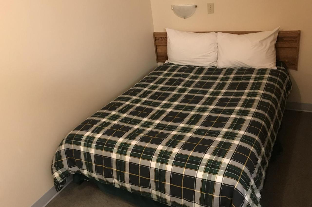 The Griz Inn By Park Vacation Management Fernie Zewnętrze zdjęcie