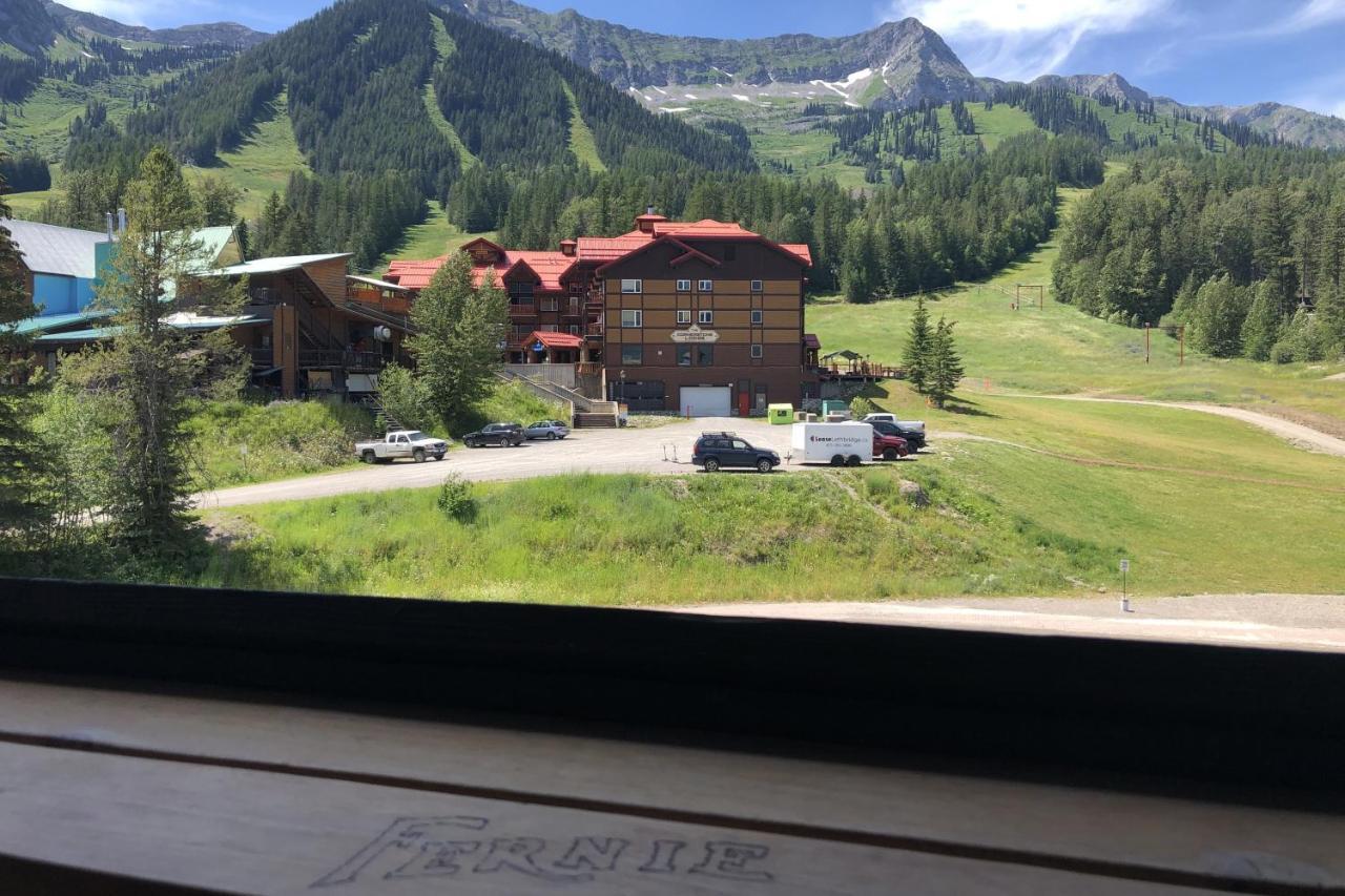 The Griz Inn By Park Vacation Management Fernie Zewnętrze zdjęcie