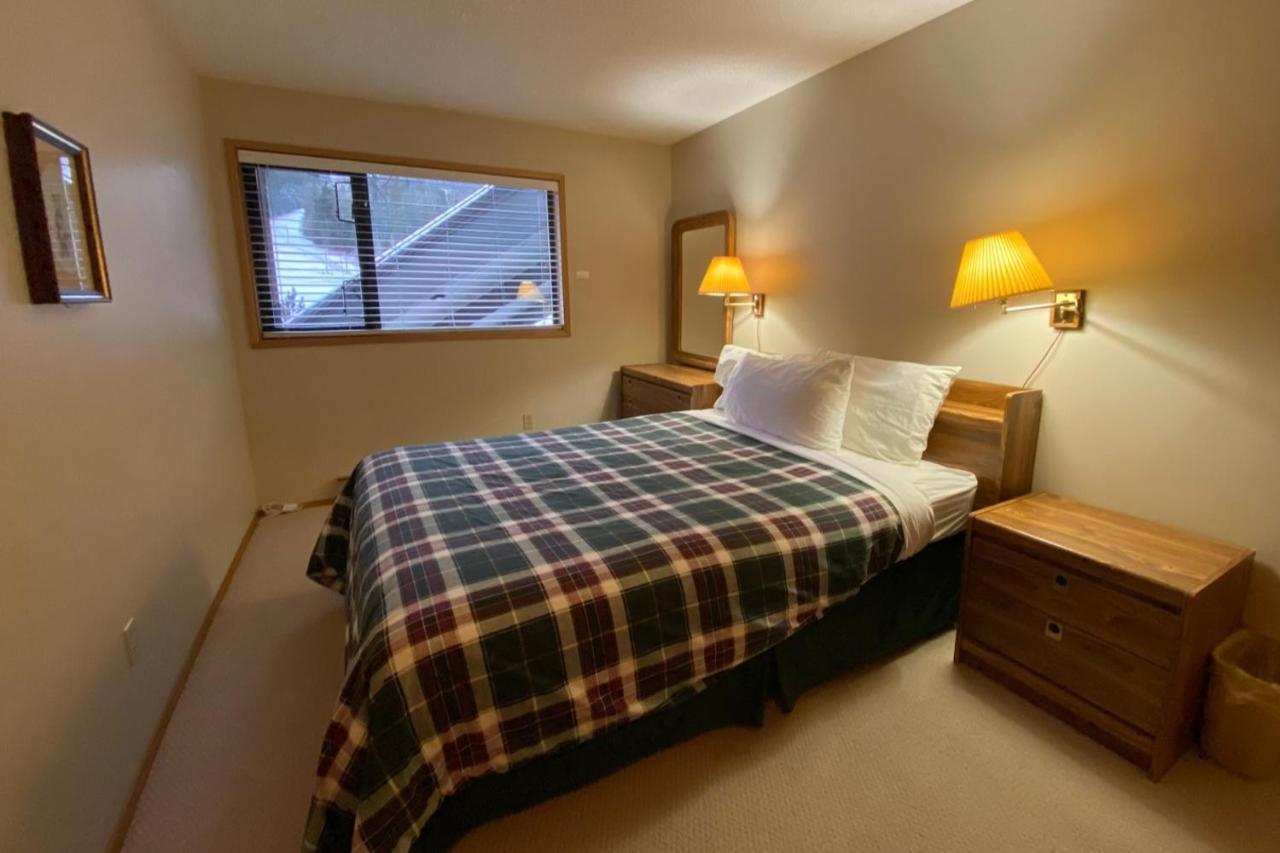 The Griz Inn By Park Vacation Management Fernie Zewnętrze zdjęcie