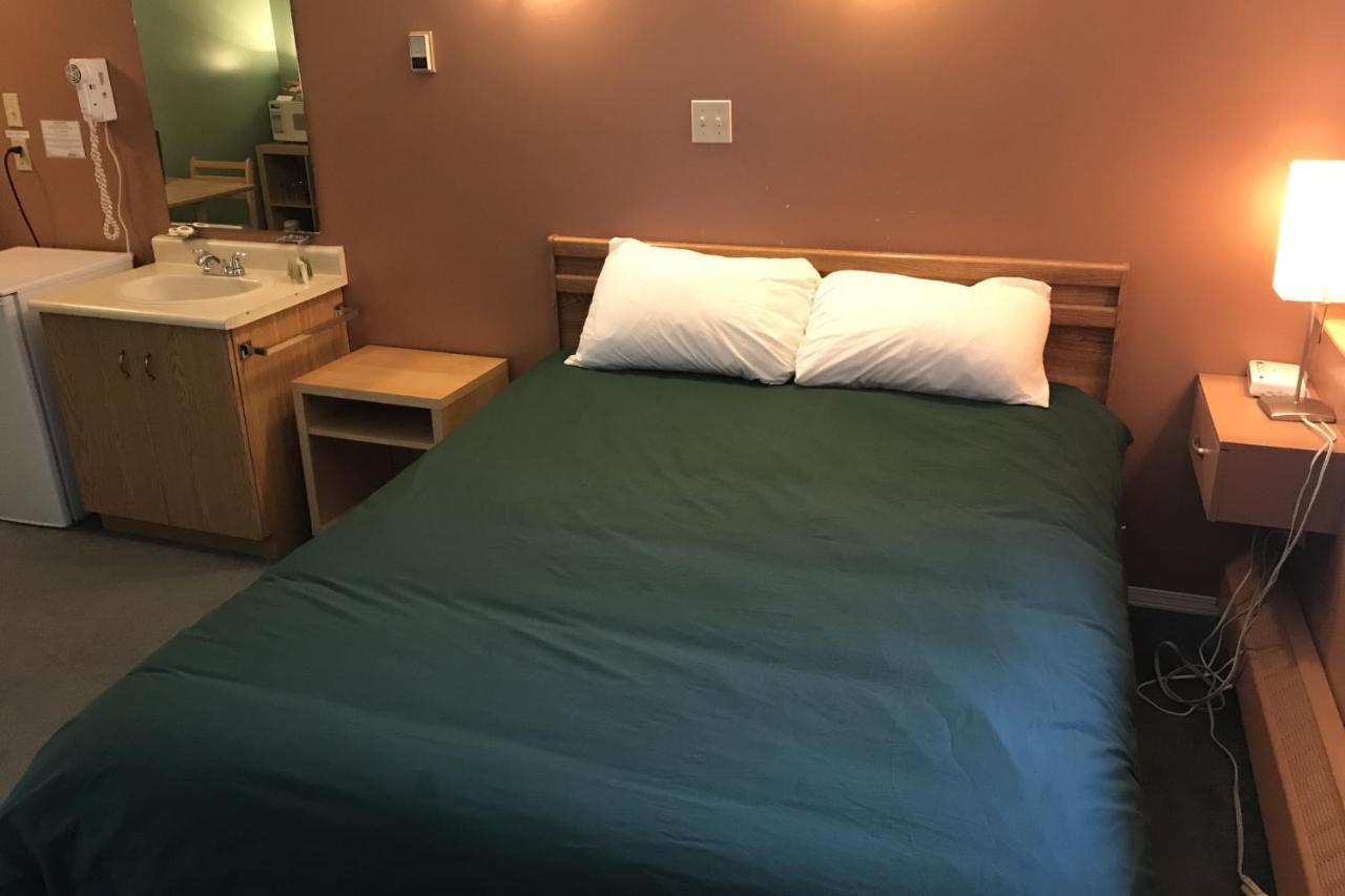 The Griz Inn By Park Vacation Management Fernie Zewnętrze zdjęcie