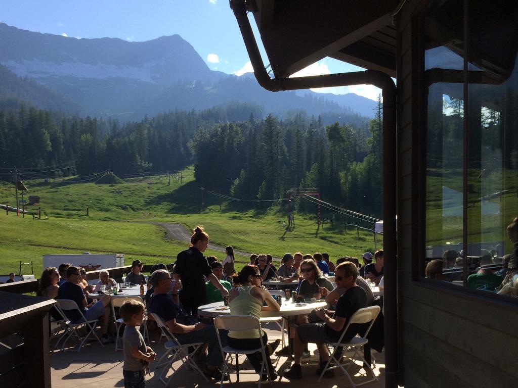 The Griz Inn By Park Vacation Management Fernie Zewnętrze zdjęcie